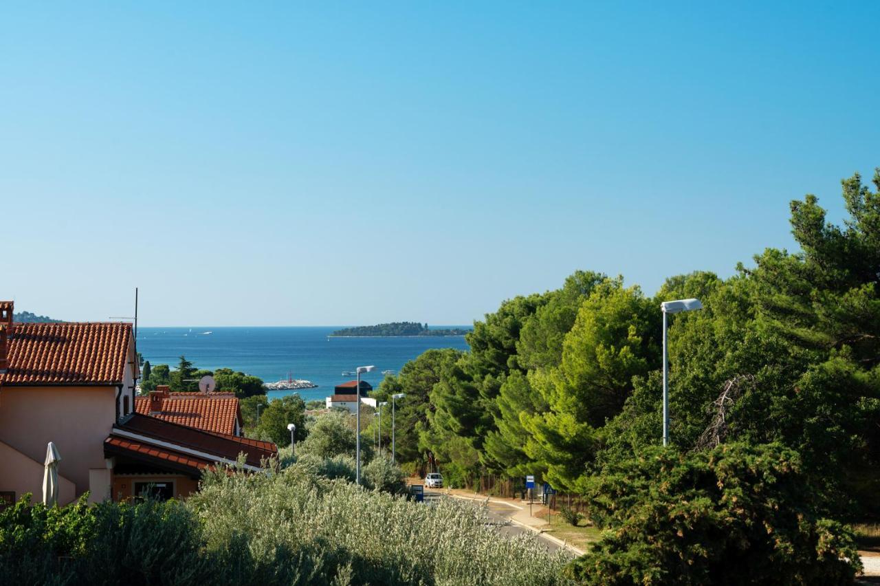 Apartments Irena With Sea View Fazana Exterior photo