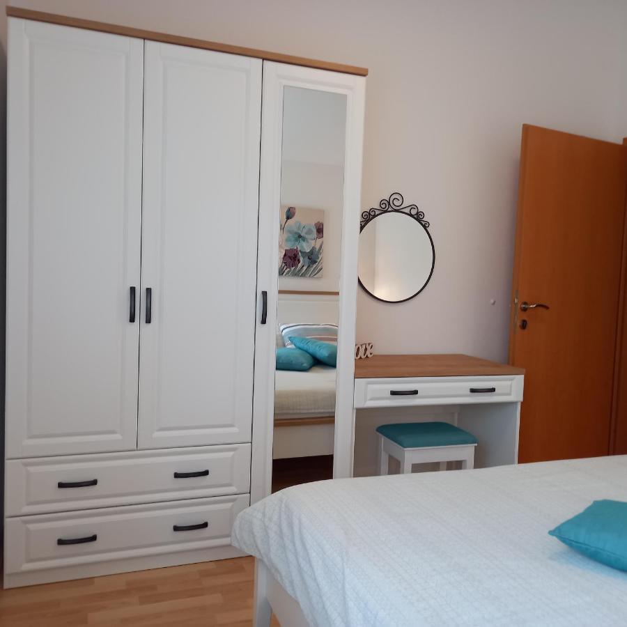 Apartments Irena With Sea View Fazana Exterior photo