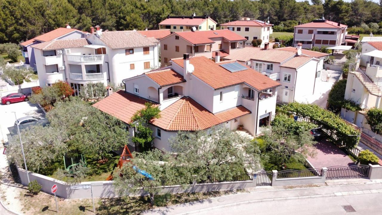 Apartments Irena With Sea View Fazana Exterior photo